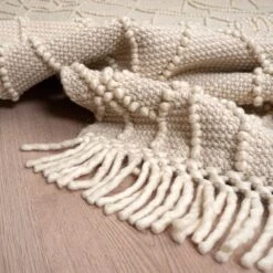 KUURA Villamatto -Brafab Huonekalut Kauppa Kuura matto kulma2