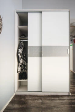 LAKEUS DESIGN Liukuovikaappi Mittatilauksena 180 X 65 X 250 Cm