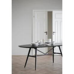 SPRINGDALE Ruokapöytä Ovaali 200 X 98 Cm 10 SPRINGDALE Ruokapöytä Ovaali 200 X 98 Cm -Brafab Huonekalut Kauppa Springdale poyta musta 119730 miljoo